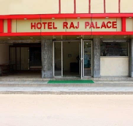 מלון אורצ'ה Raj Palace מראה חיצוני תמונה